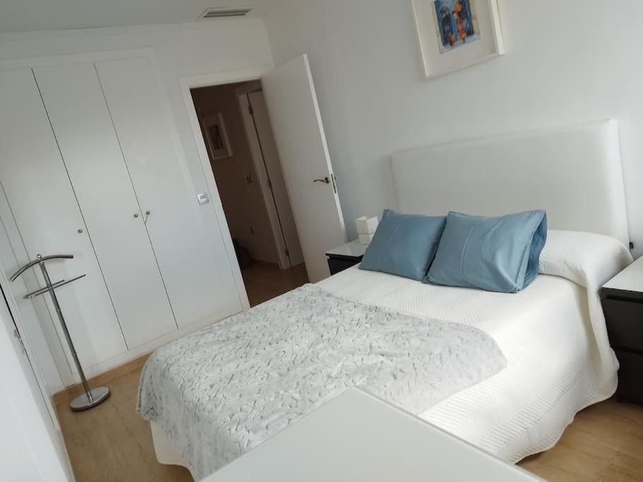 Villa De Lujo Frente Al Mar Barrio-Mar Екстериор снимка