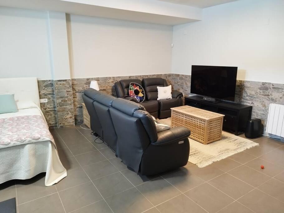 Villa De Lujo Frente Al Mar Barrio-Mar Екстериор снимка