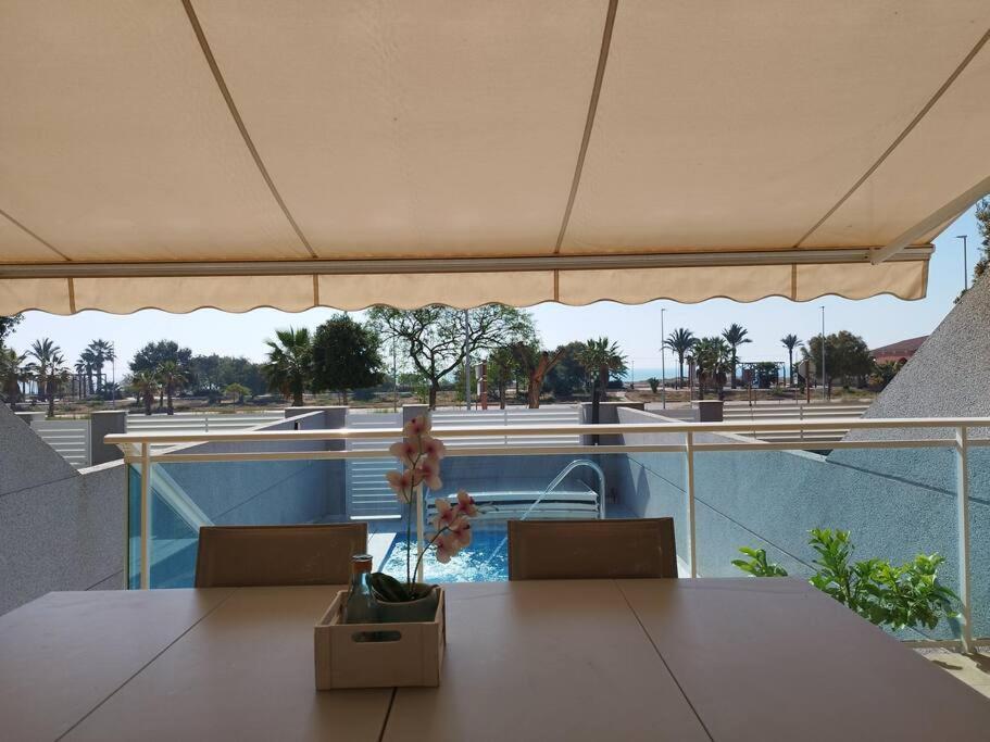Villa De Lujo Frente Al Mar Barrio-Mar Екстериор снимка